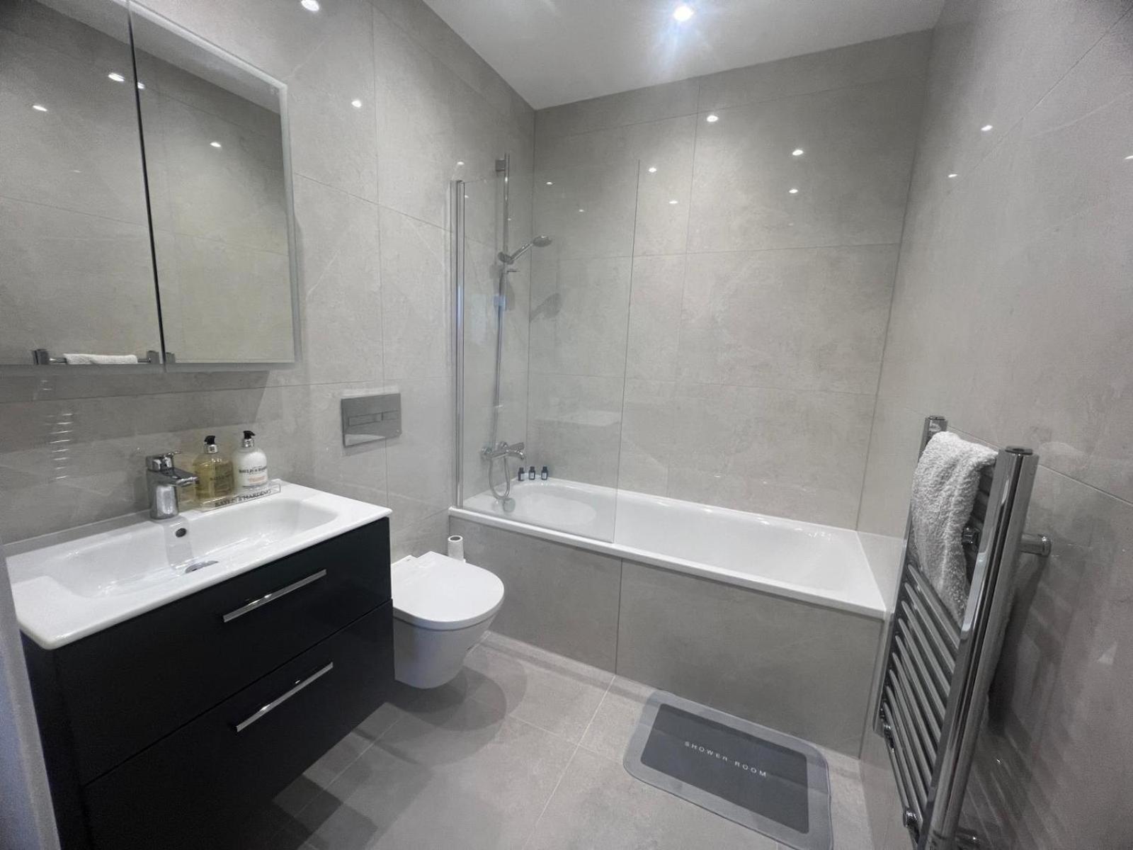New 2 Bedroom Apartment Rickmansworth Town Centre Dış mekan fotoğraf